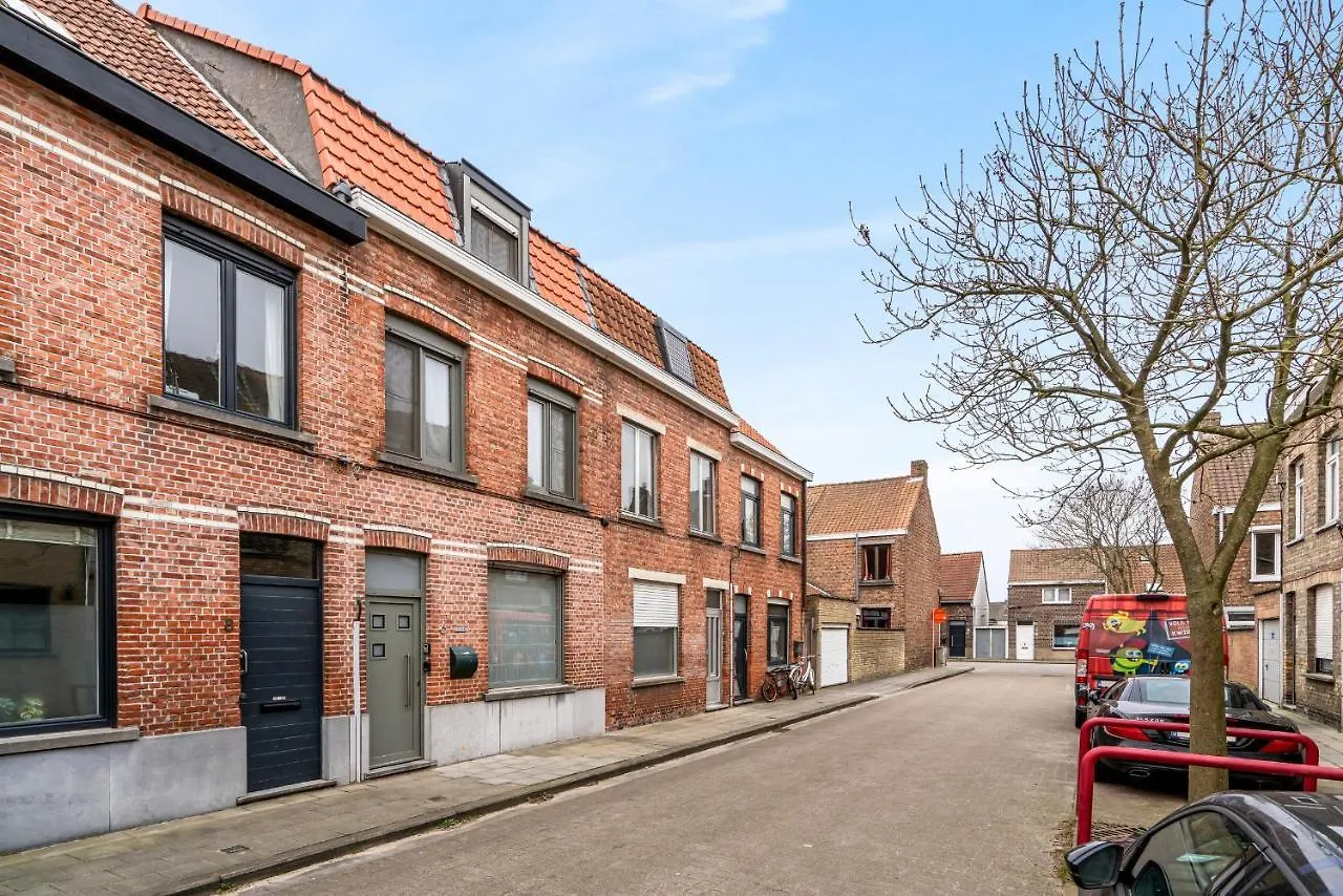 Ruime Gezinswoning Nabij Historisch Centrum Tot 6P Met Terras 布鲁日 0*,  比利时