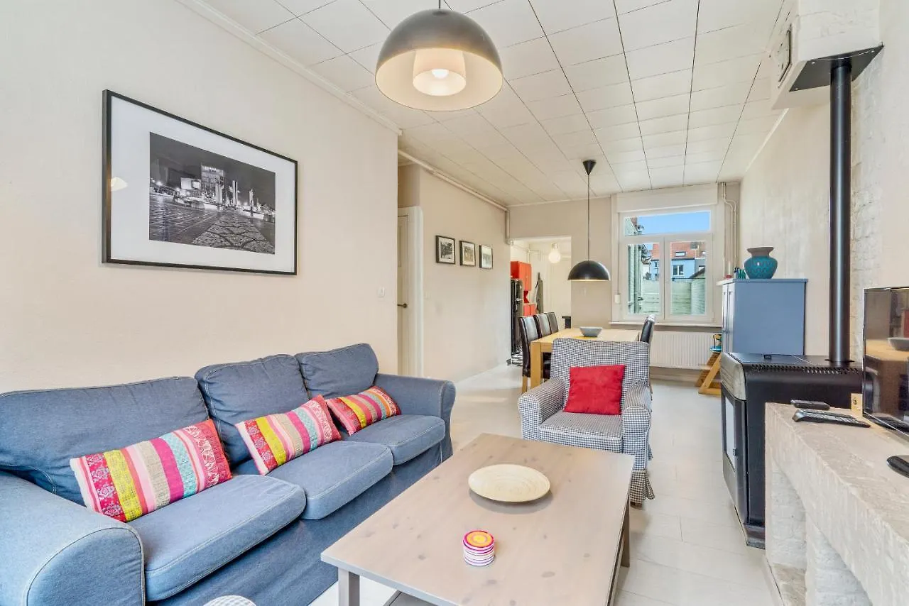 Ruime Gezinswoning Nabij Historisch Centrum Tot 6P Met Terras location